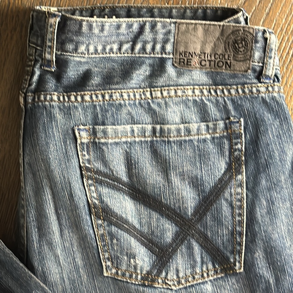 KENNETH COLE REACTION™️ Men's Size 38x32 Distressed Relaxed Straight Blue Jeans